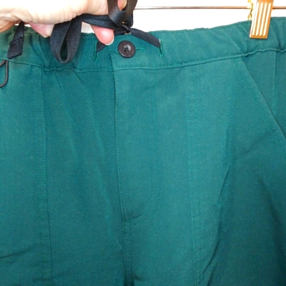 Figs Evergreen Women's Drawstring With Elastic Waist Zippered Skinny  Scrub Pant - Picture 2 of 11